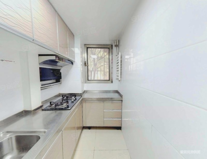 晓月苑三里一层税少精装修看房方便