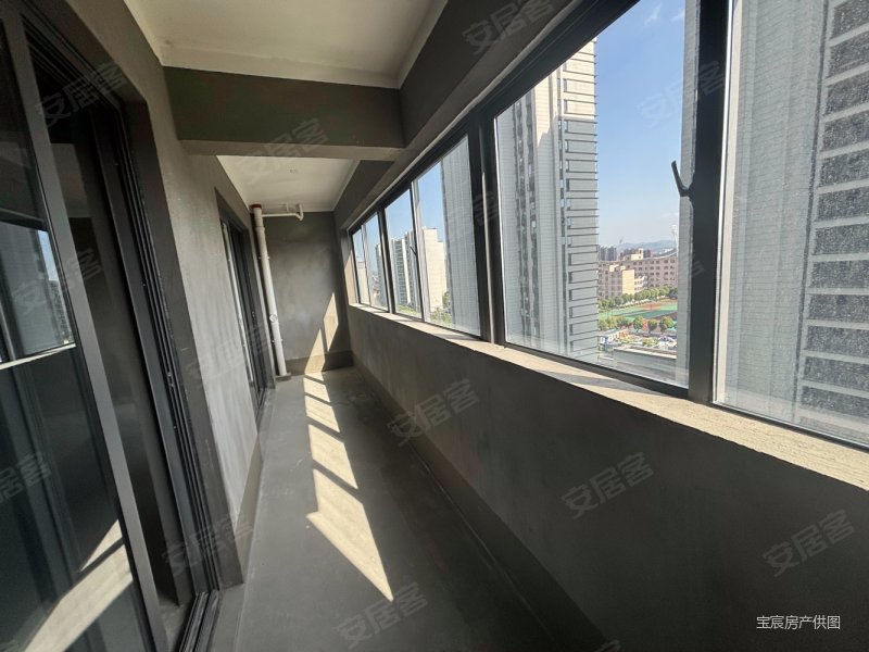 慈溪新城河 产权清晰 标准小四房 南向采光好 马上满二