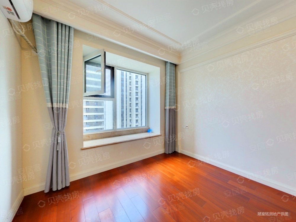 海尔世纪公馆3室2厅2卫124.37㎡南北265万