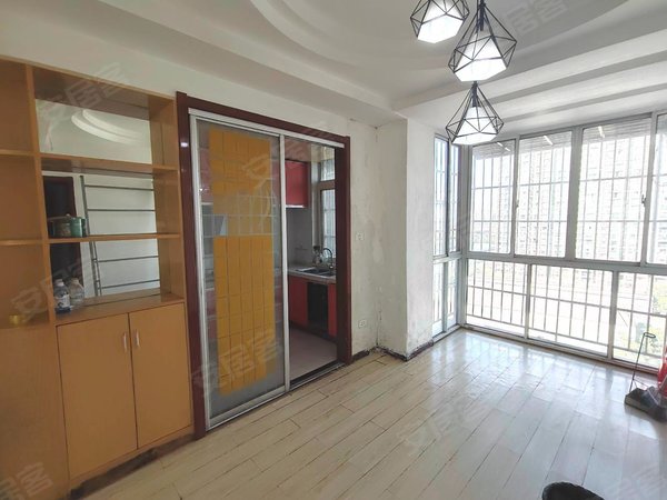 武汉洪山白沙洲青菱小区青菱小区大三房 电梯房光线视野好 押一付一