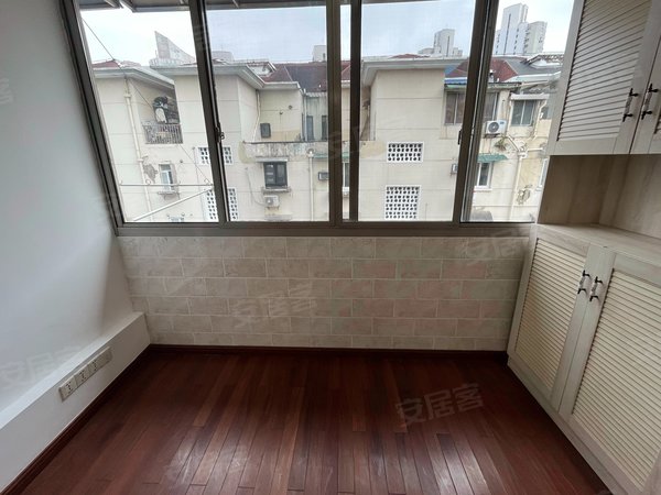 干净整洁,租客刚退租~田子坊日月光,九号线地铁站口,瑞金医院