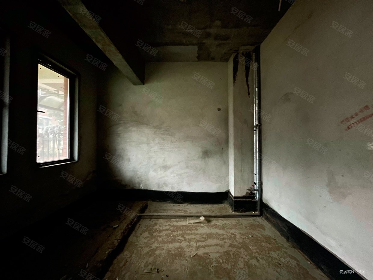 熙庭原著(别墅)4室2厅3卫213.82㎡南180万