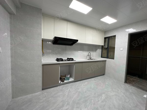 银湖半山,红岗花园租房,银湖半山 4室2厅2卫 电梯房 精装修180平米