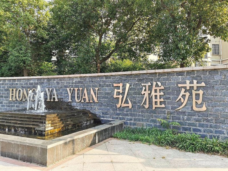 山湖花园三区精装修2房2厅2卫100平108万可谈含车库