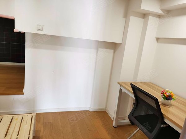 上海浦东唐镇星纪元高楼层 随时看房 精装复式两房 近2号线唐镇站500