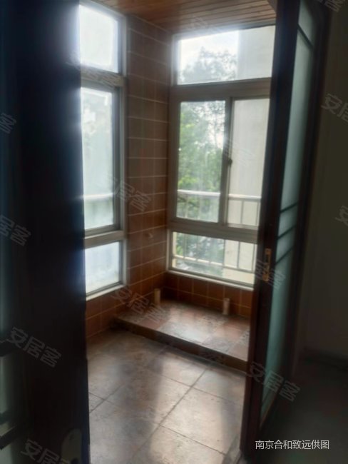 丽岛新城三楼诚售,看房有钥匙,价格可谈