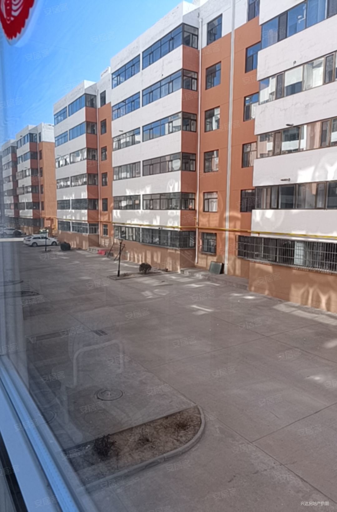 边墙小区3室2厅2卫142㎡南北48.8万