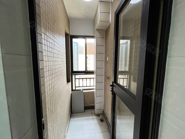 安宁兰亭上锦(1期)急租 岷山地铁车场旁 2室2厅1卫 82平精装电梯房