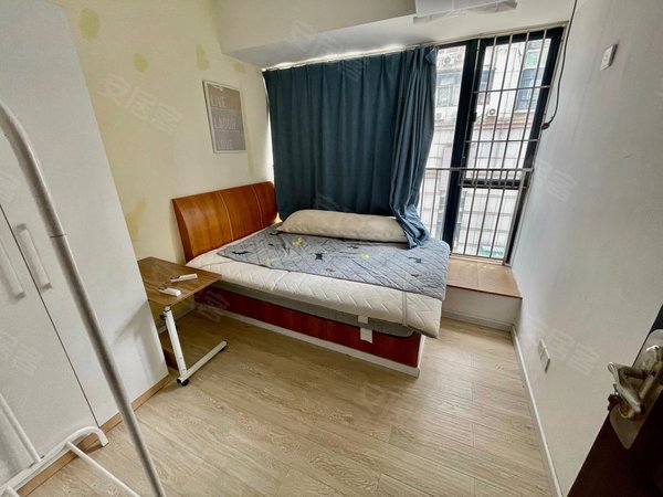 深圳南山西丽香榭峰景苑楼下地铁口 精装三房 拎包入住 可合租 钥匙