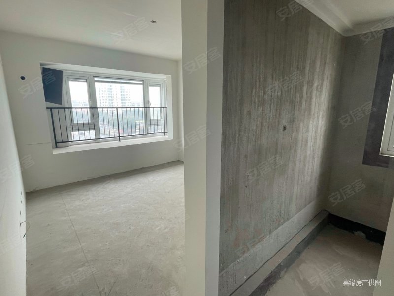 辰华氿府电梯洋房四室两厅的卫毛坯看房方便