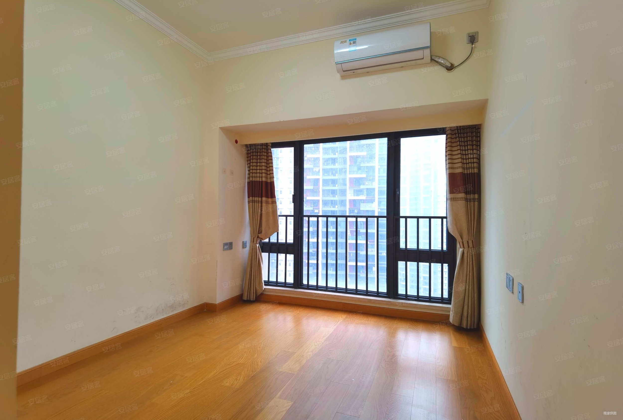 佳兆业城市广场(三期)3室2厅2卫89.14㎡南465万