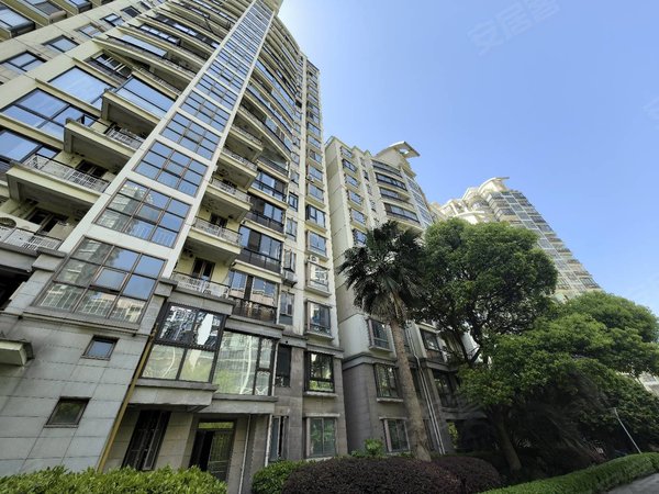 上海长宁古北古北新苑落地窗采光好,法式装修,中空地暖,品牌家具家电