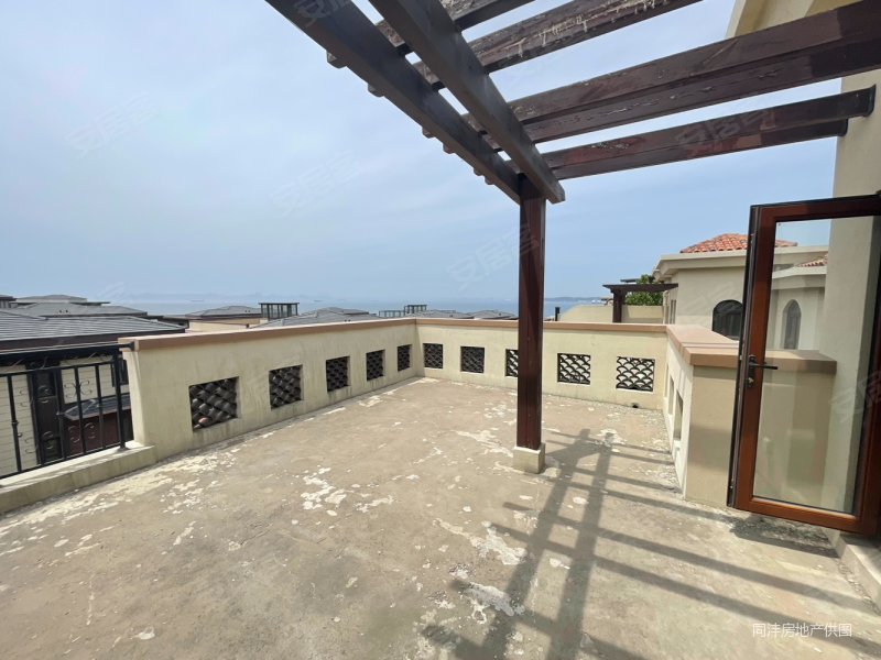 红星海别墅 露台可看海 小区中间 带花园80平