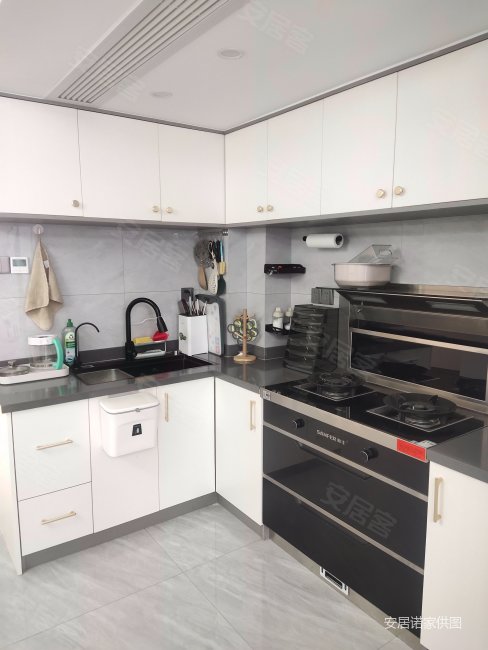 德力城小三房满二双卫次新房产权清晰精装好房