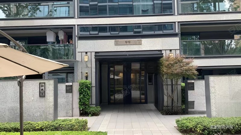 国宾壹号院(北苑)4室2厅3卫159.74㎡南北273万