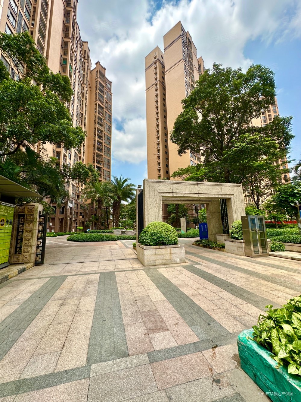 125方大4房 朝正南 中楼层 可谈价满五 ,锦绣龙湾二手房,107万,4室2厅