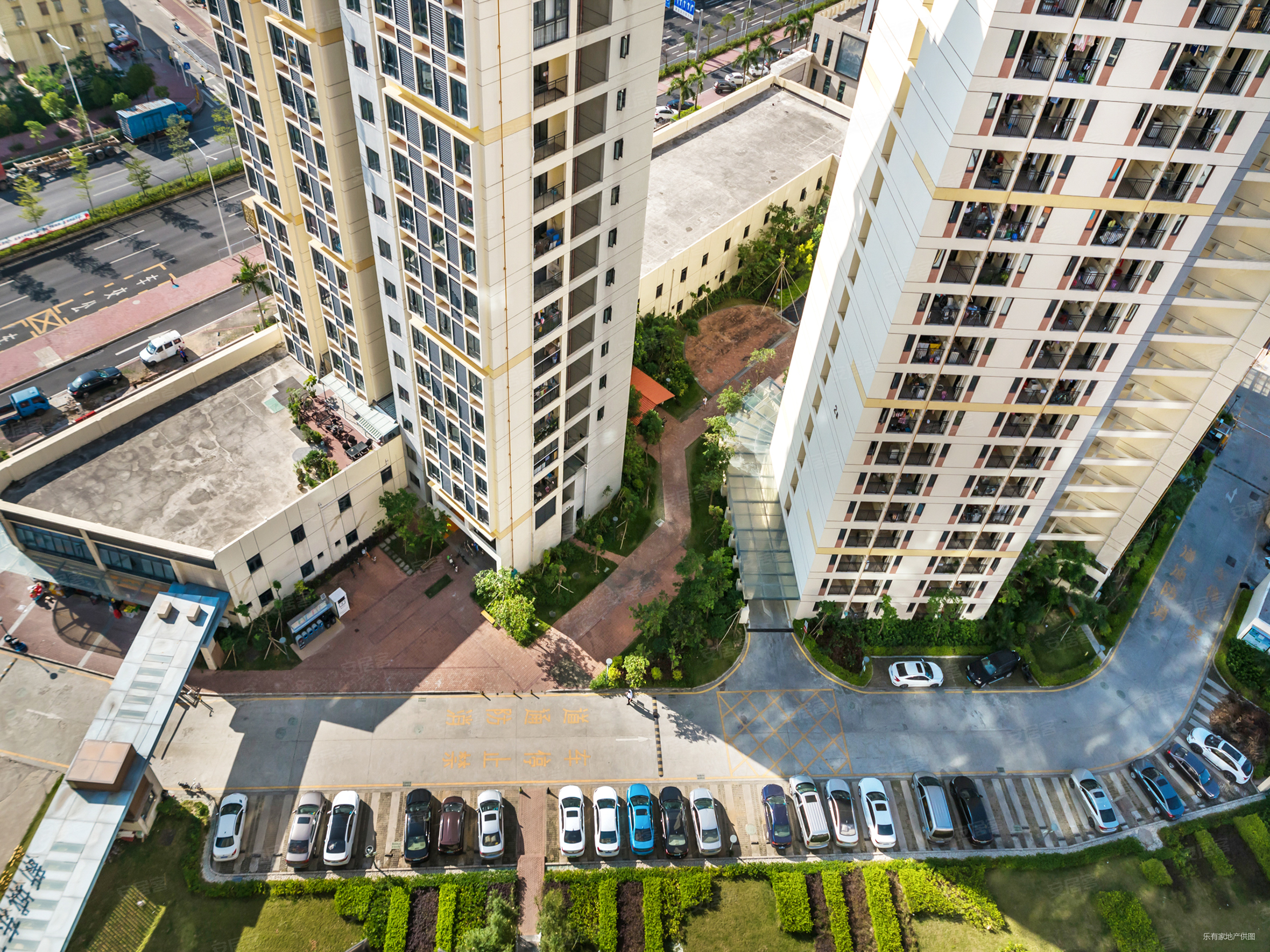 新城东方丽园4室2厅2卫36.95㎡东南0万