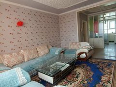 库车市鑫淼花园出租，步梯4楼家具家电齐全一年租金14000