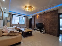 抚顺顺城恒大广场大自然二期120平3室 步梯2楼 精装修 带家电家具出租房源真实图片