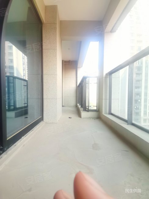 华发外滩 老证毛坯 对小区花园 随时看房 一梯一户,华发外滩首府二手