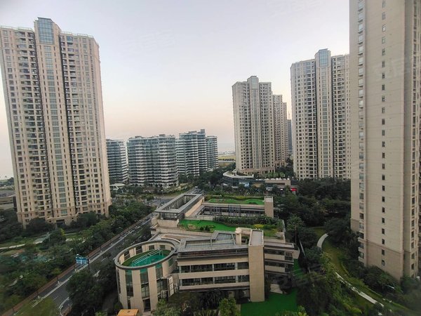 珠海高新区唐家湾仁恒滨海半岛(四期)仁恒滨海半岛精装两房出租,家私