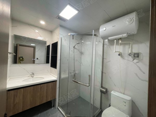 海宁海宁市区马桥御江南(海宁)马桥经编园区 河滨汇  御江南精装2室 包车位宽带 随时看房出租房源真实图片