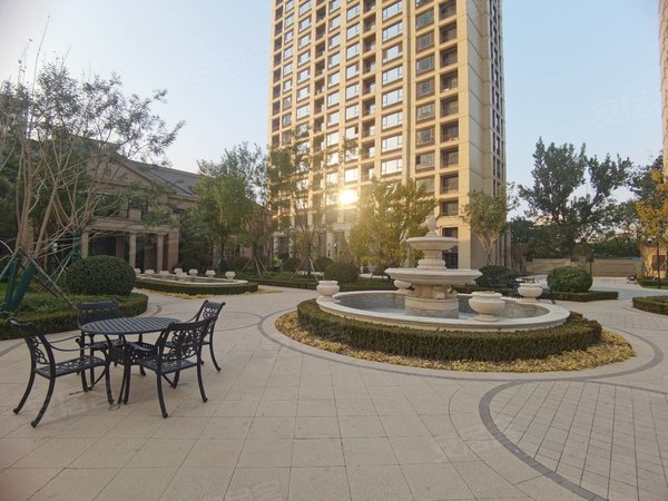 保定莲池河北小学绿城诚园豪华大三居,绿城诚园小区二楼,首租.