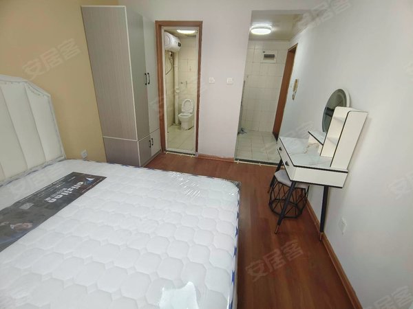 济南天桥东工商河路青年居易青年居易精装好房无中介缤纷五洲泺口服装