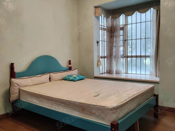 东莞常平横江厦山水雅居山水雅居141平方31房出租2200元月, 精装修