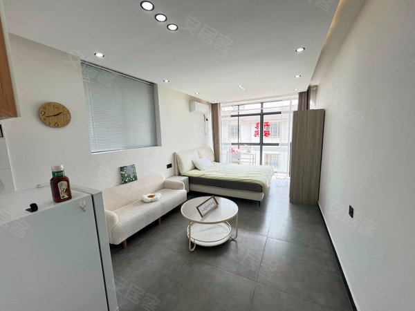 国泰精装朝阳酒店式公寓,可短租,水电民用,押一付一,随时看房