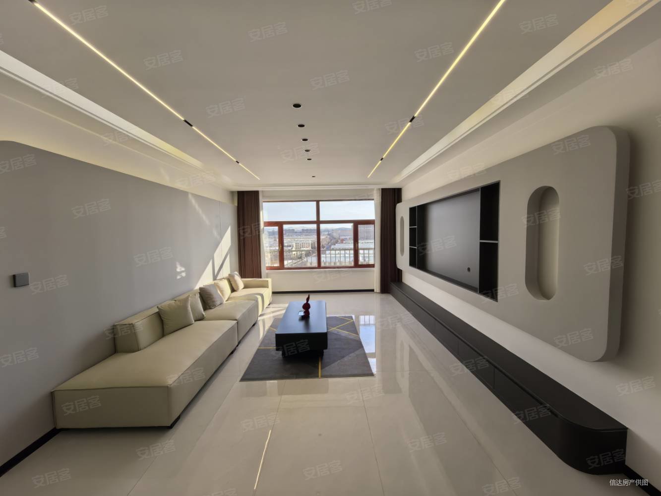 世纪嘉园3室2厅2卫141㎡南北93万