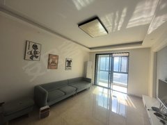 温岭温岭南登丰路商业街箬横荣盛佳苑，三室两厅一卫，精装，采光好，电梯房，拎包入住出租房源真实图片