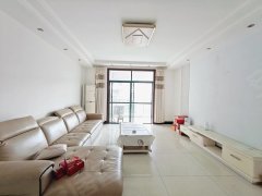 长江公寓三楼  3室2厅2卫  拎包入住 年租金1.5万