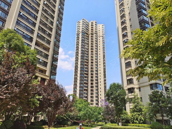 昆明西山前卫营金地九樾金地九樾 精装三室空房 干净清爽 视野开阔