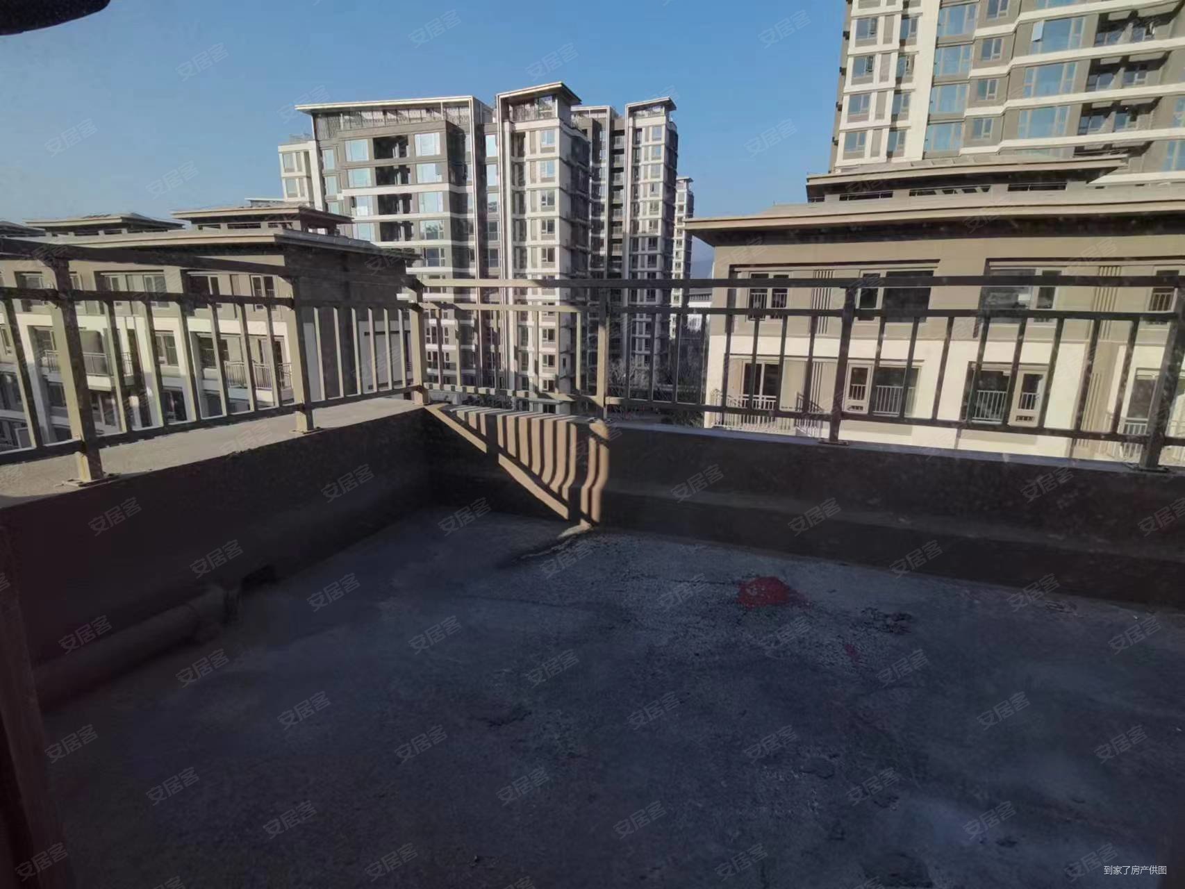 滨江正荣府别墅清附山姆会员店嘉里购物中心上叠有露台