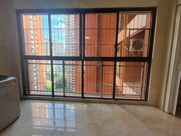 南宁西乡塘大学东路中旭天悦急租!(中旭天悦)精装4房可压一.包物业费.