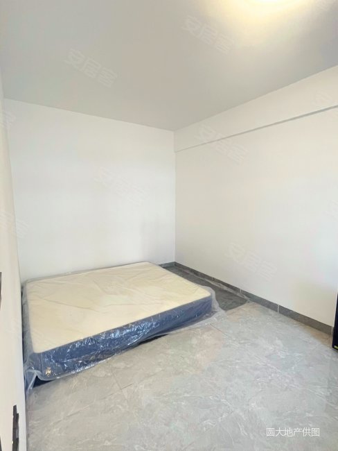 富鹏小区4楼精致装修南向生活配套齐全