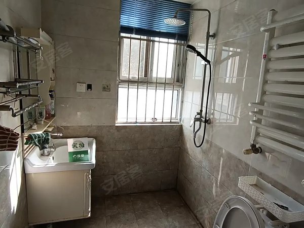 五一粮店 港汇万达 中环广场旁 精装两室 电梯双气 拎包入住出租房源