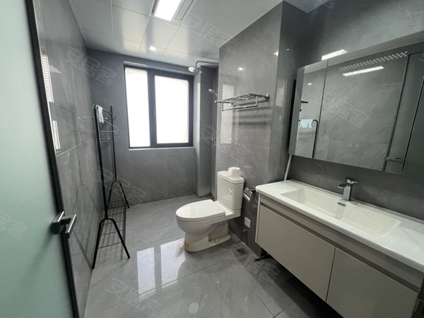 金华永康永康市区阳光城檀悦都市外滩 四室两厅两卫 南北通透 空间宽敞 包物业带车位出租房源真实图片