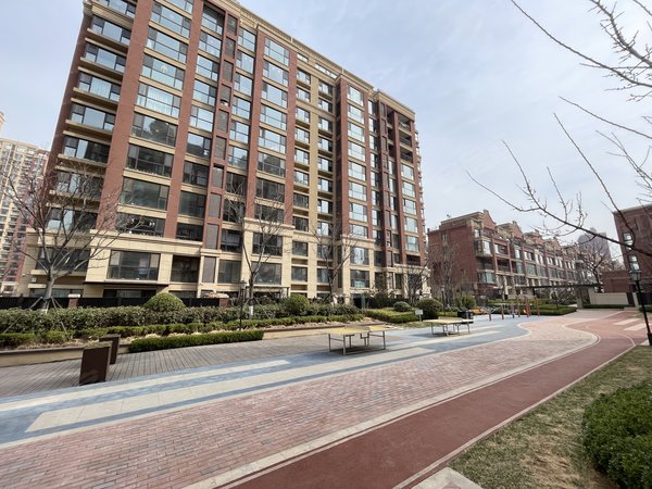 青岛城阳白云山公园青特小镇e区青特小镇e区 3室2厅2卫  电梯房 精