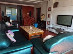 喀什喀什市喀什城区二十八中附近，三室两厅，房子干净家电齐全出租房源真实图片