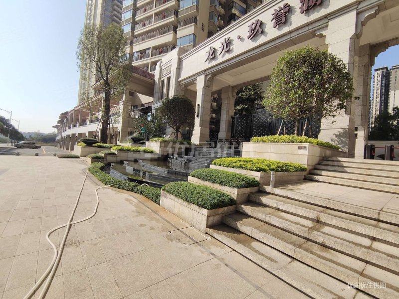 龙光玖誉湖交通便利精装好房南北通透小三居次新小区