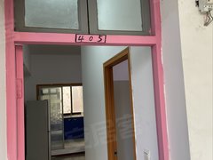 溧阳城南万达一室一厅一厨一卫的房子招租！单身公寓房，坐落昆仑开发区南侧出租房源真实图片