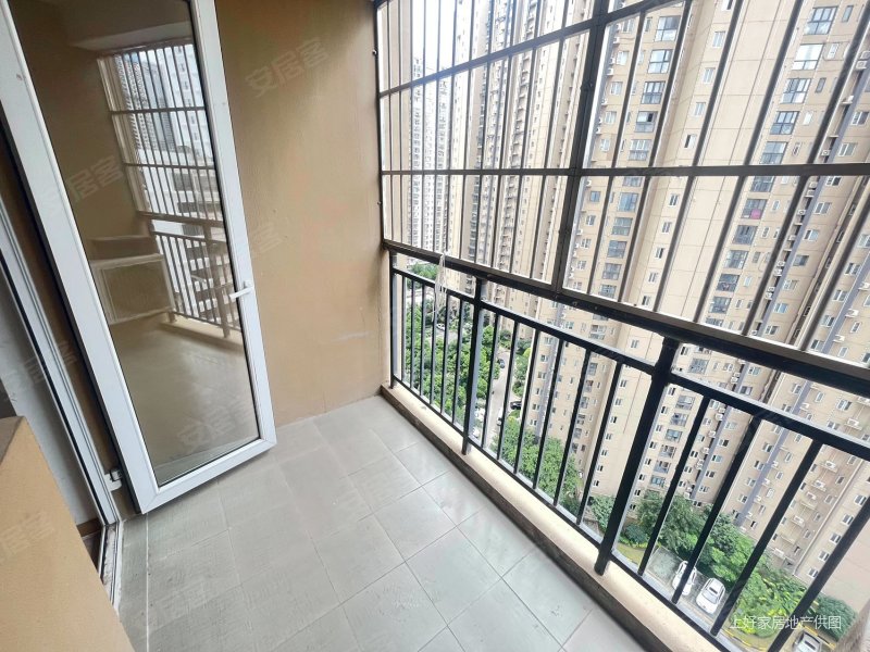 新长江滨江花园徐家棚578线两房中层看房方便满二