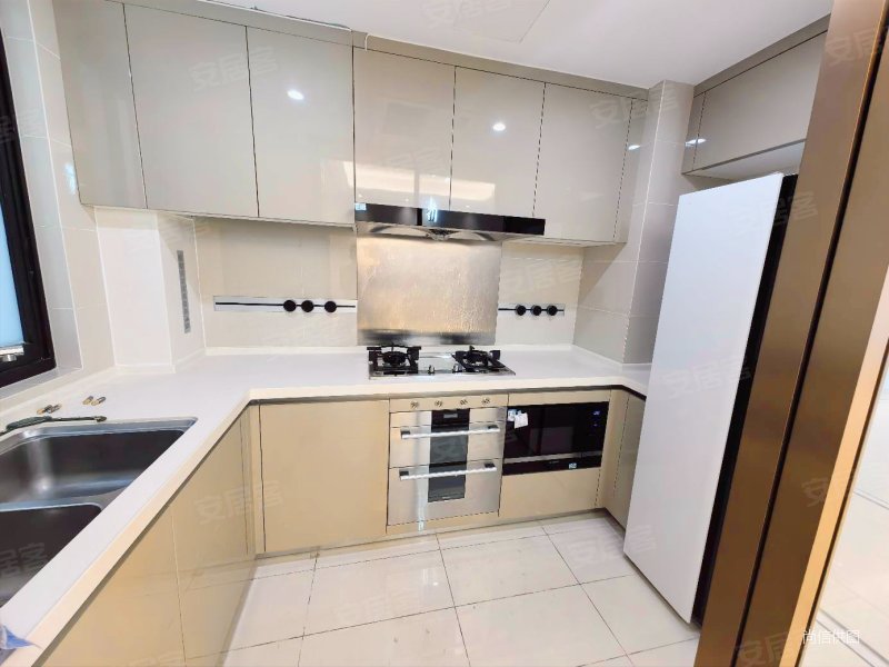 海珀星晖花园 户型方正 空置 中楼层 地铁s3号线