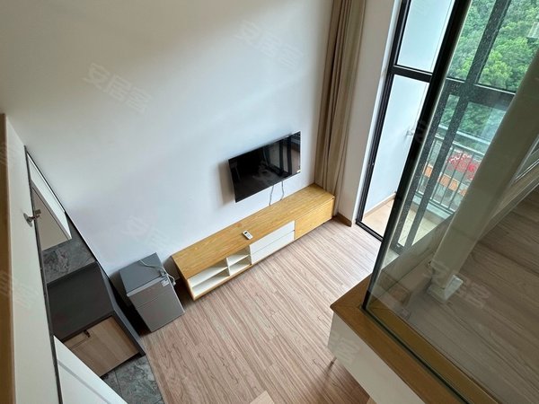深圳宝安西乡碧桂园凤凰国际智谷碧桂园凤凰智谷 loft公寓 看山景