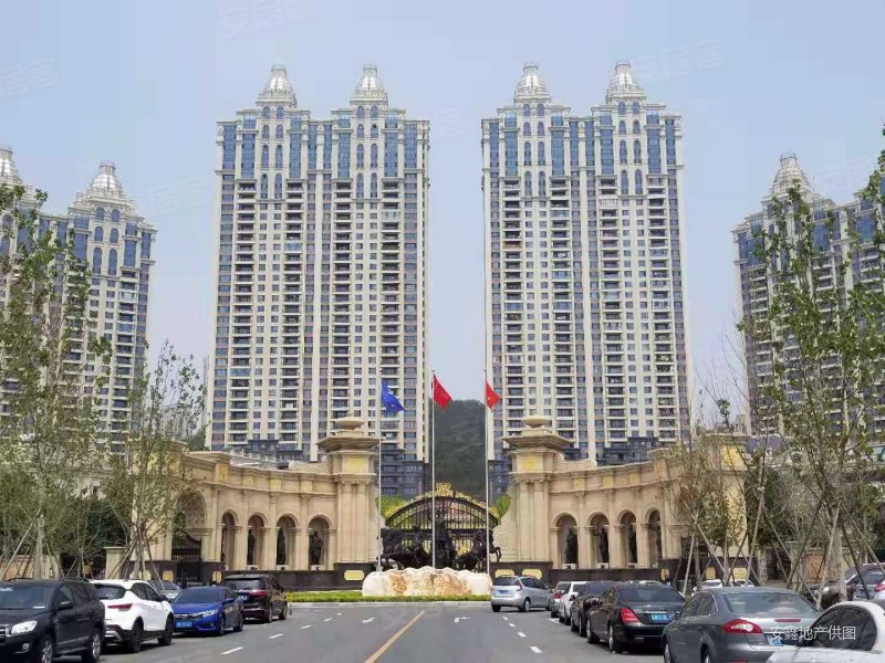 一线海景豪华装修,南北通厅四室三卫,采光充足,万达海公馆(甘井子)