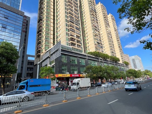 深圳龙华清湖贤华名苑贤华名苑 2室2厅1卫 南北通透 113平 配套齐全