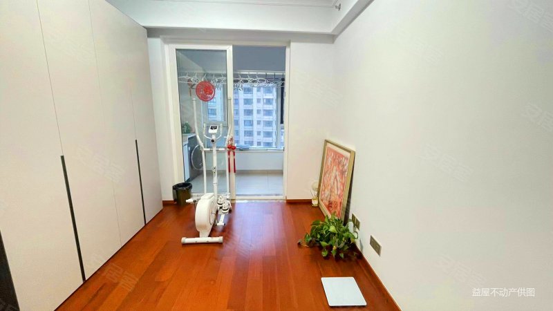 百家湖核心次新房景枫凤凰台中间楼层业主急售精装保养好领包入住