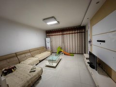 沂源城区佳惠新天地城北 源中花园 三室 部分家具家电 年租1.6出租房源真实图片